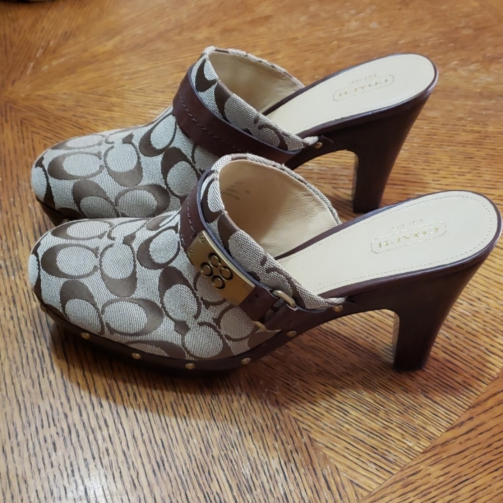 AMAZING! Authentic Coach 3 in. Platform Heel - 10